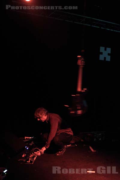 LEE RANALDO - 2011-05-08 - PARIS - Point Ephemere - 